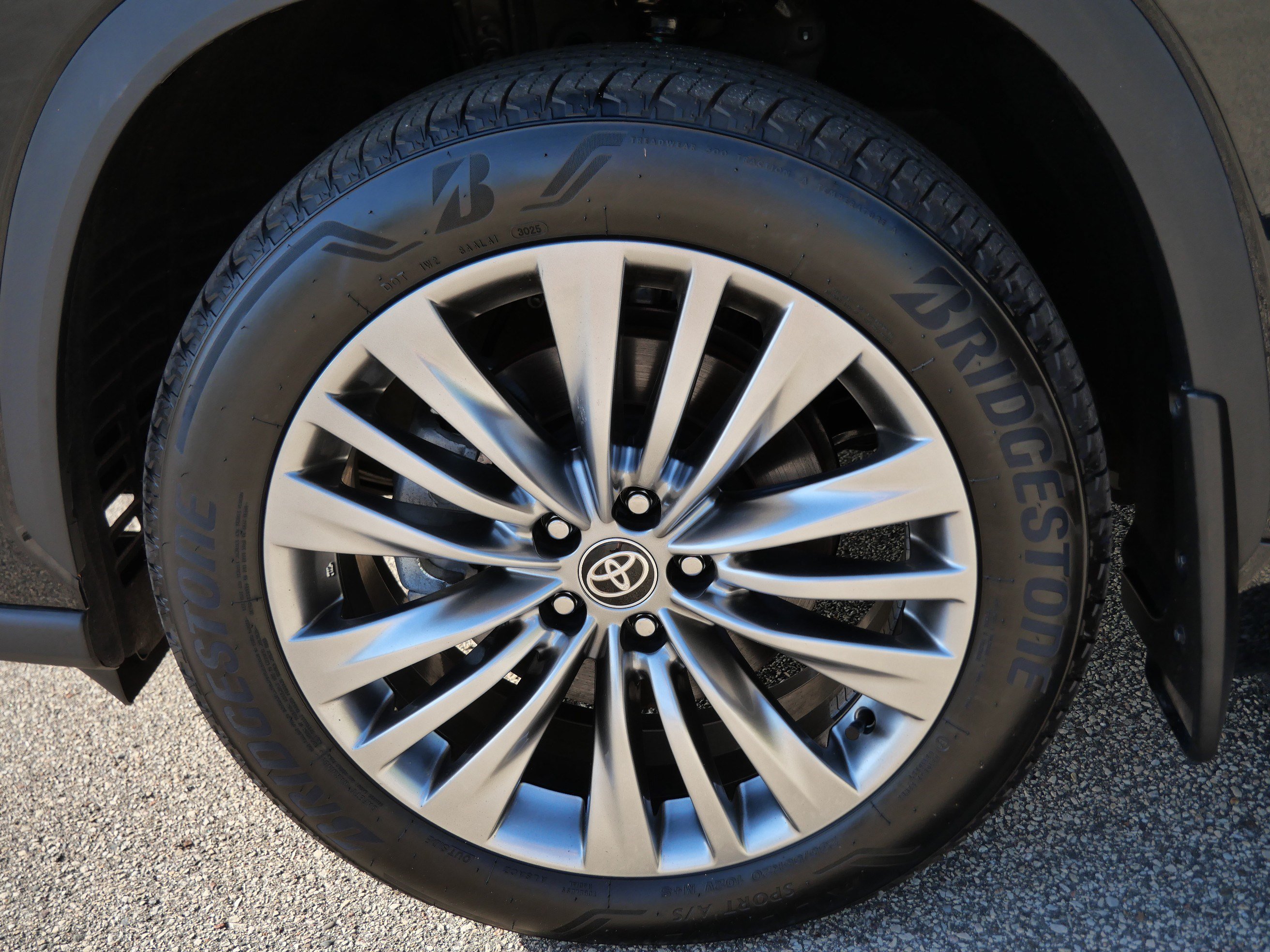 Certified 2026 Toyota Highlander Platinum AWD/4WD image 16