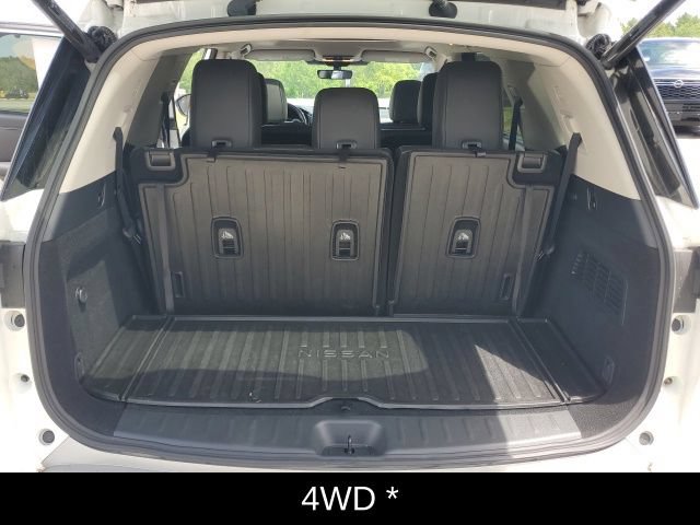 Certified 2024 Nissan Pathfinder Platinum w/ Cargo Package AWD/4WD image 21