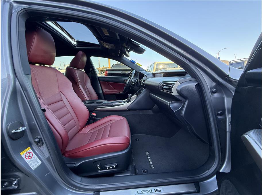 Used 2018 Lexus IS 300 F Sport image 13