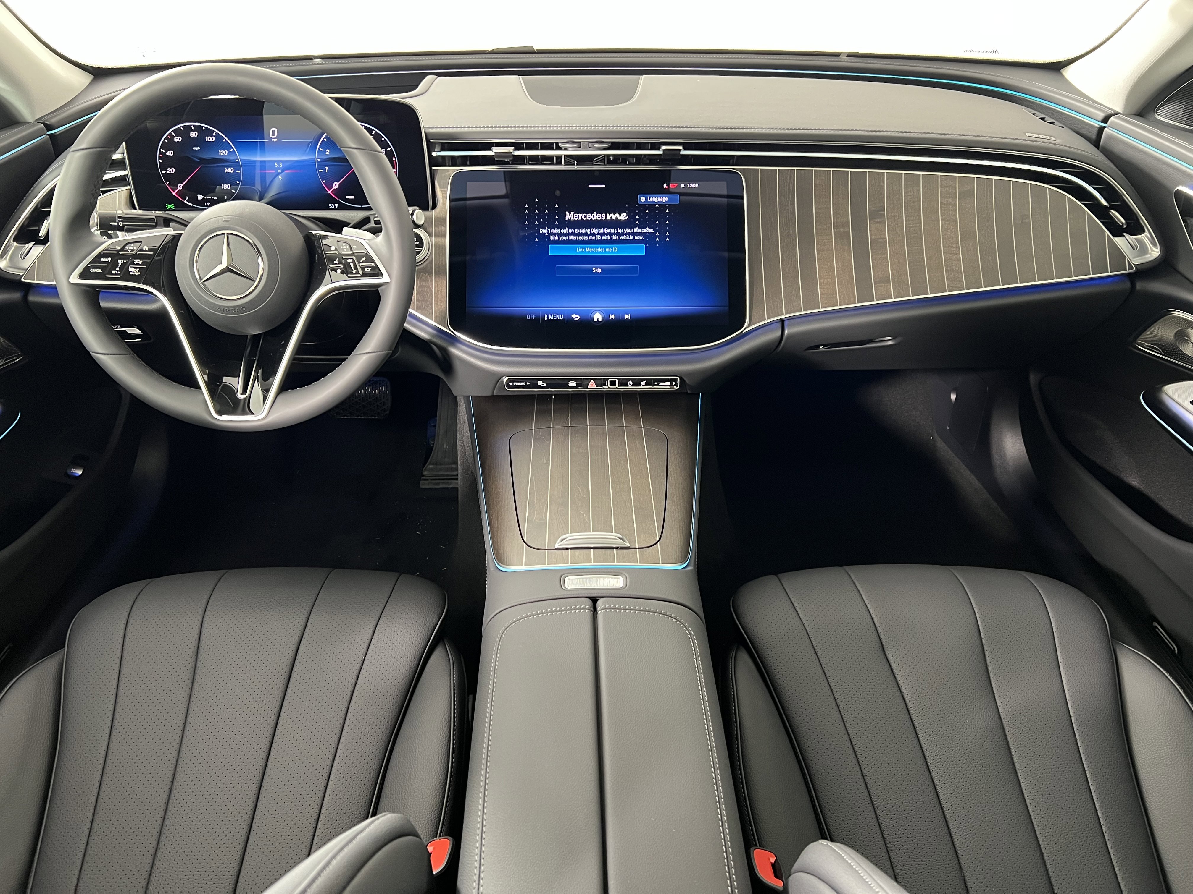 New 2026 Mercedes-Benz E 350 4MATIC Sedan image 23