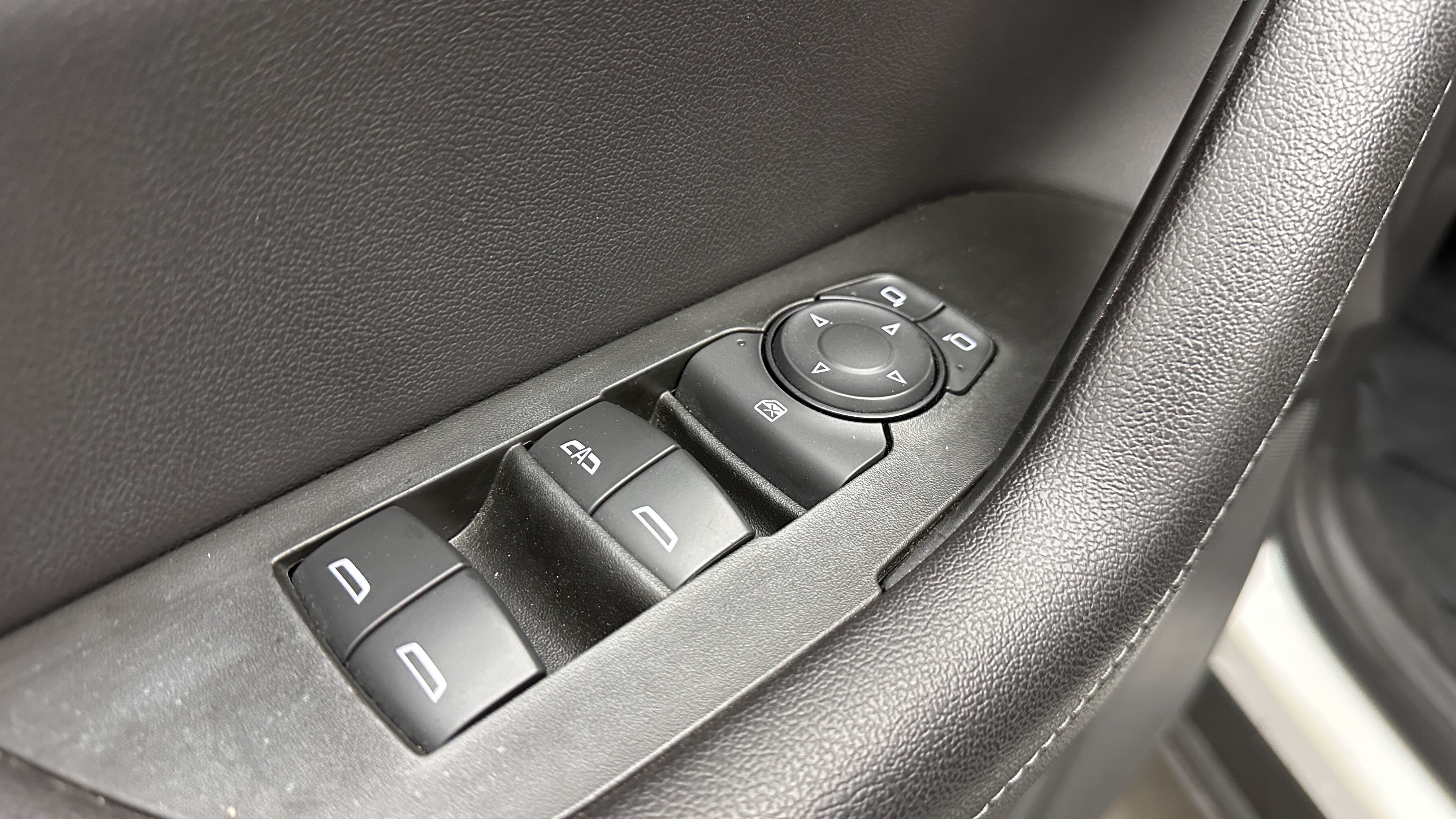Used 2021 Chevrolet Blazer LT FWD image 12