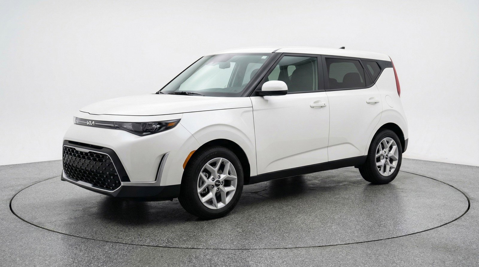 Used 2025 Kia Soul LX w/ LX Technology Package image 3