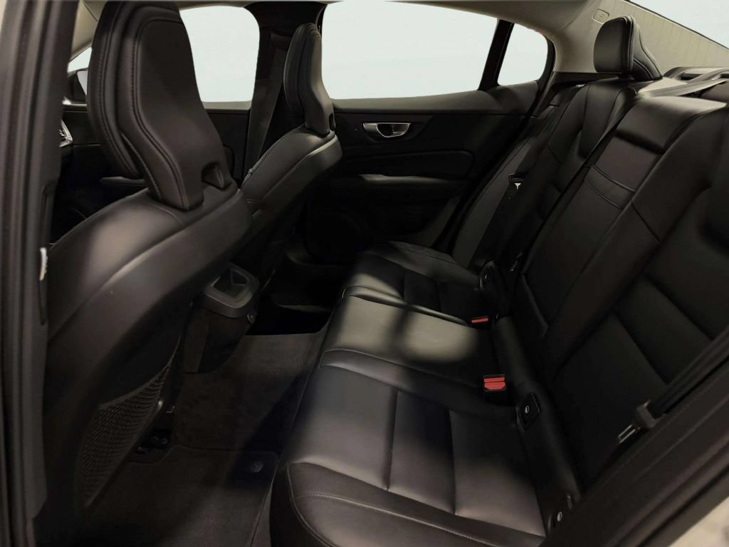 Used 2025 Volvo S60 B5 Core FWD image 17