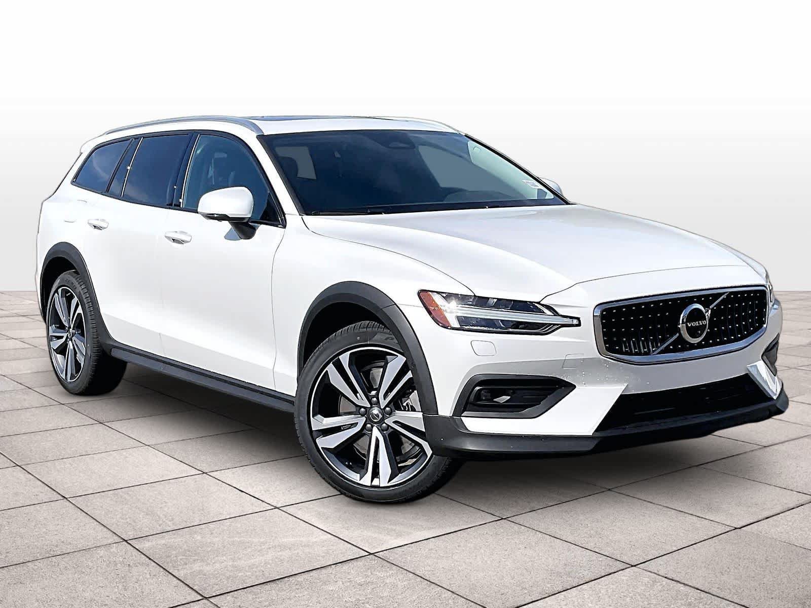 New 2026 Volvo V60 B5 Cross Country Plus w/ Protection Package Premier AWD/4WD image 2