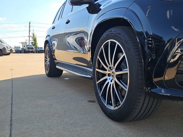 New 2026 Mercedes-Benz GLS 580 4MATIC image 7