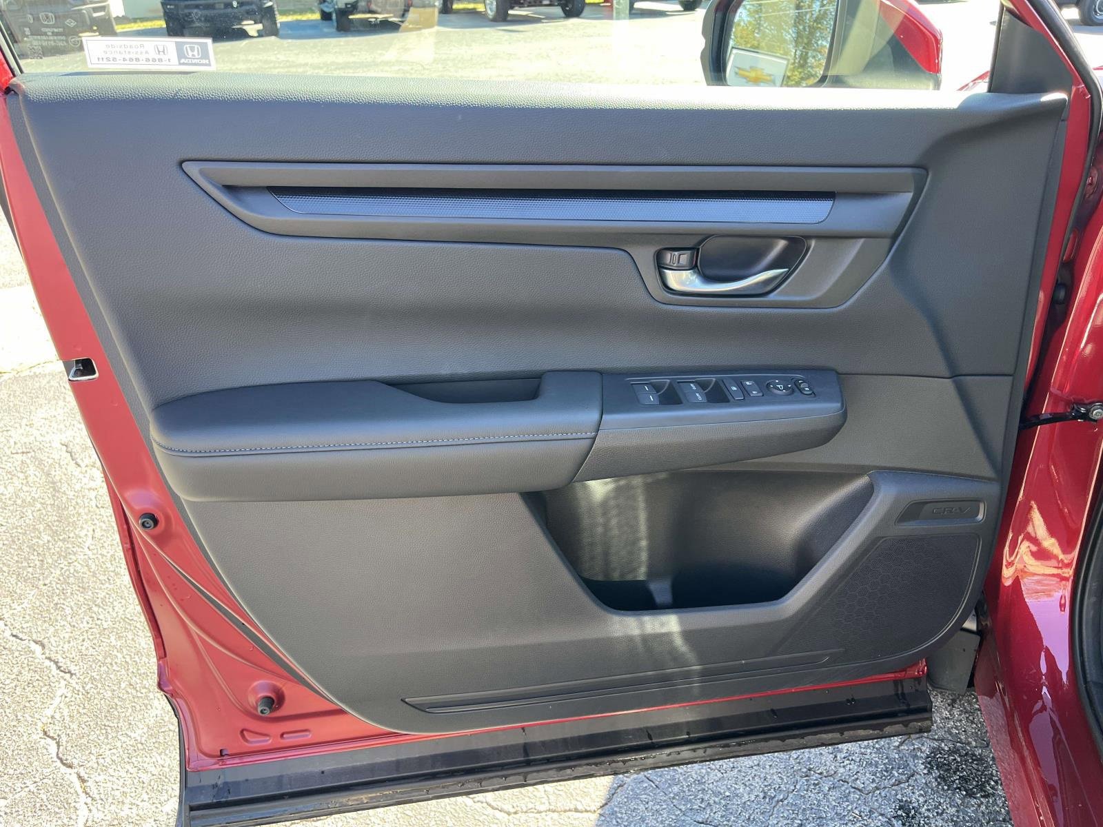 Used 2025 Honda CR-V EX image 15