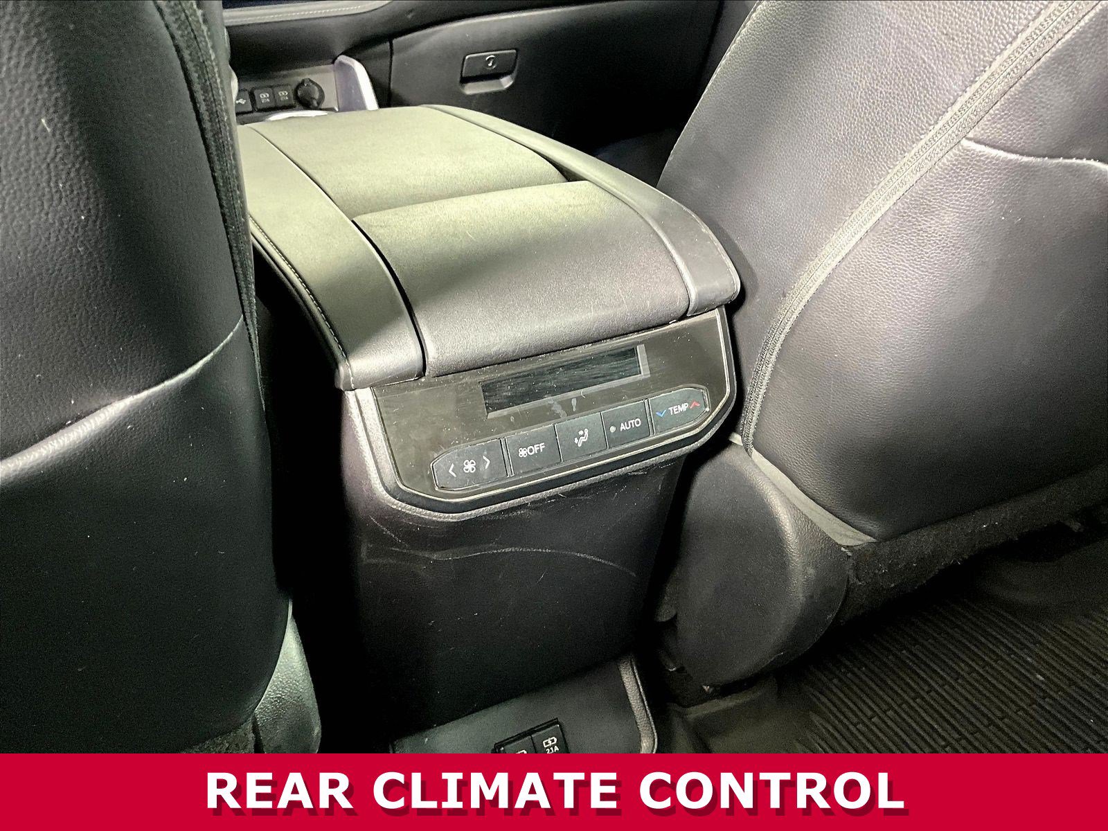 Used 2021 Toyota Highlander XSE AWD/4WD image 10