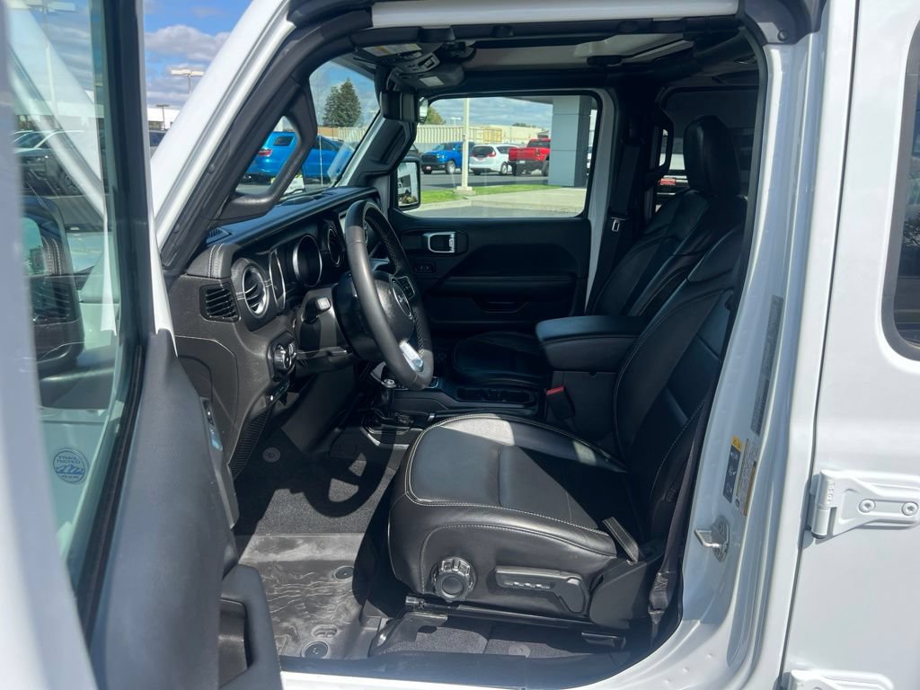 Used 2023 Jeep Wrangler Unlimited Sahara AWD/4WD image 29