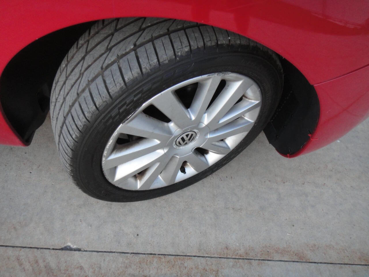 Used 2008 Volkswagen Beetle SE image 25