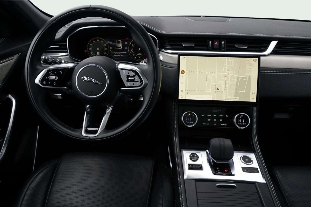 Used 2025 Jaguar F-PACE R-Dynamic S image 20