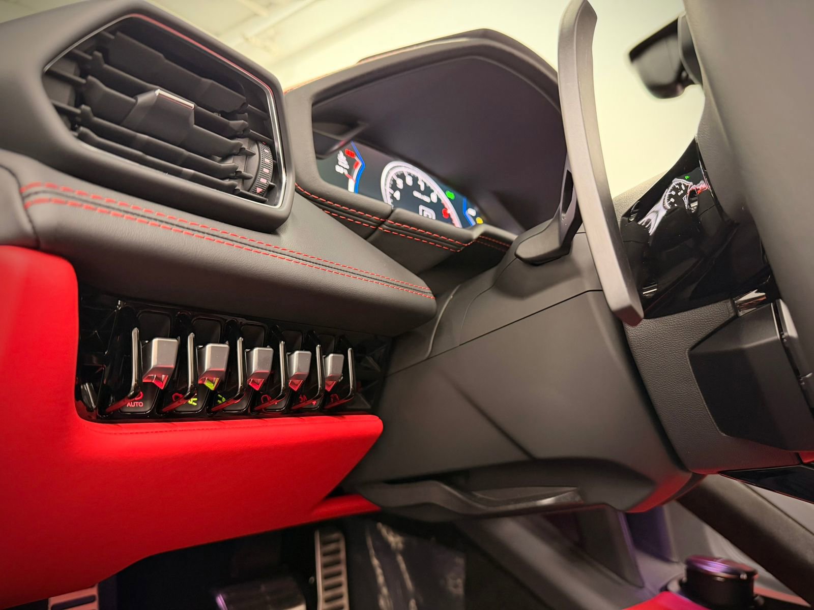 Used 2024 Lamborghini Huracan EVO image 44