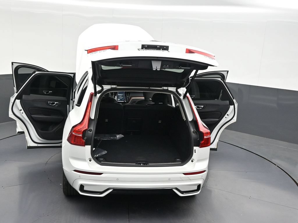 Certified 2024 Volvo XC60 B5 Plus w/ Climate Package AWD/4WD image 35