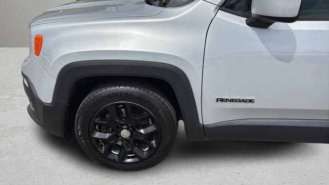 Used 2015 Jeep Renegade Latitude image 33