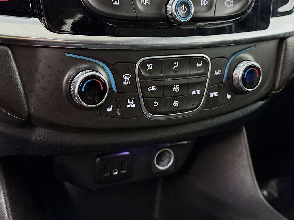 Used 2019 Chevrolet Traverse RS w/ LPO, Floor Liner Package AWD/4WD image 8