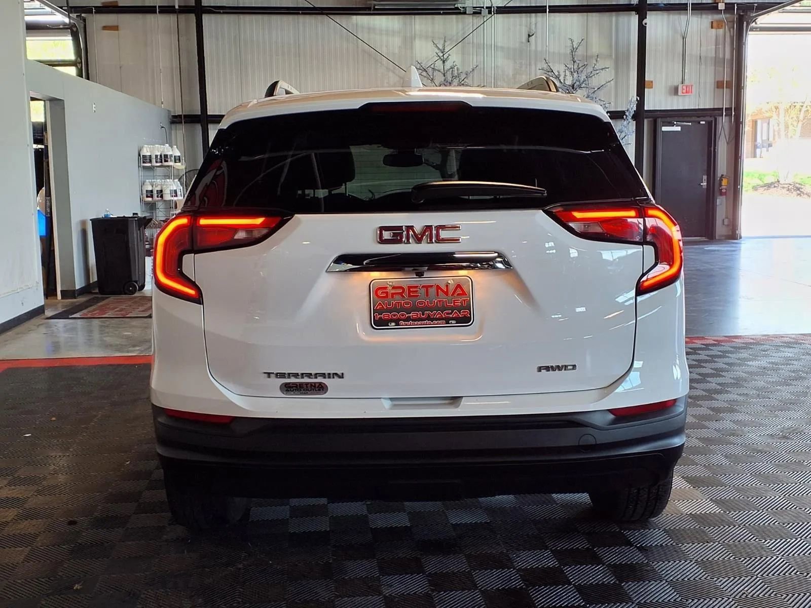 Used 2021 GMC Terrain SLE w/ Driver Convenience Package AWD/4WD image 5
