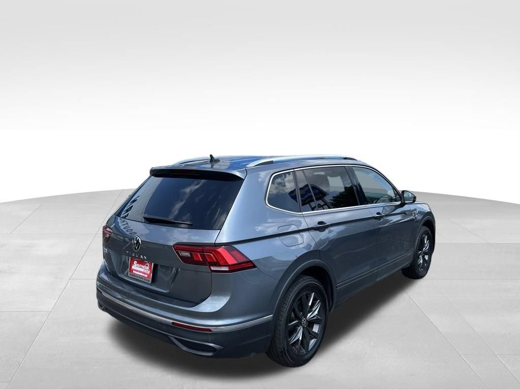Used 2023 Volkswagen Tiguan SE FWD image 38