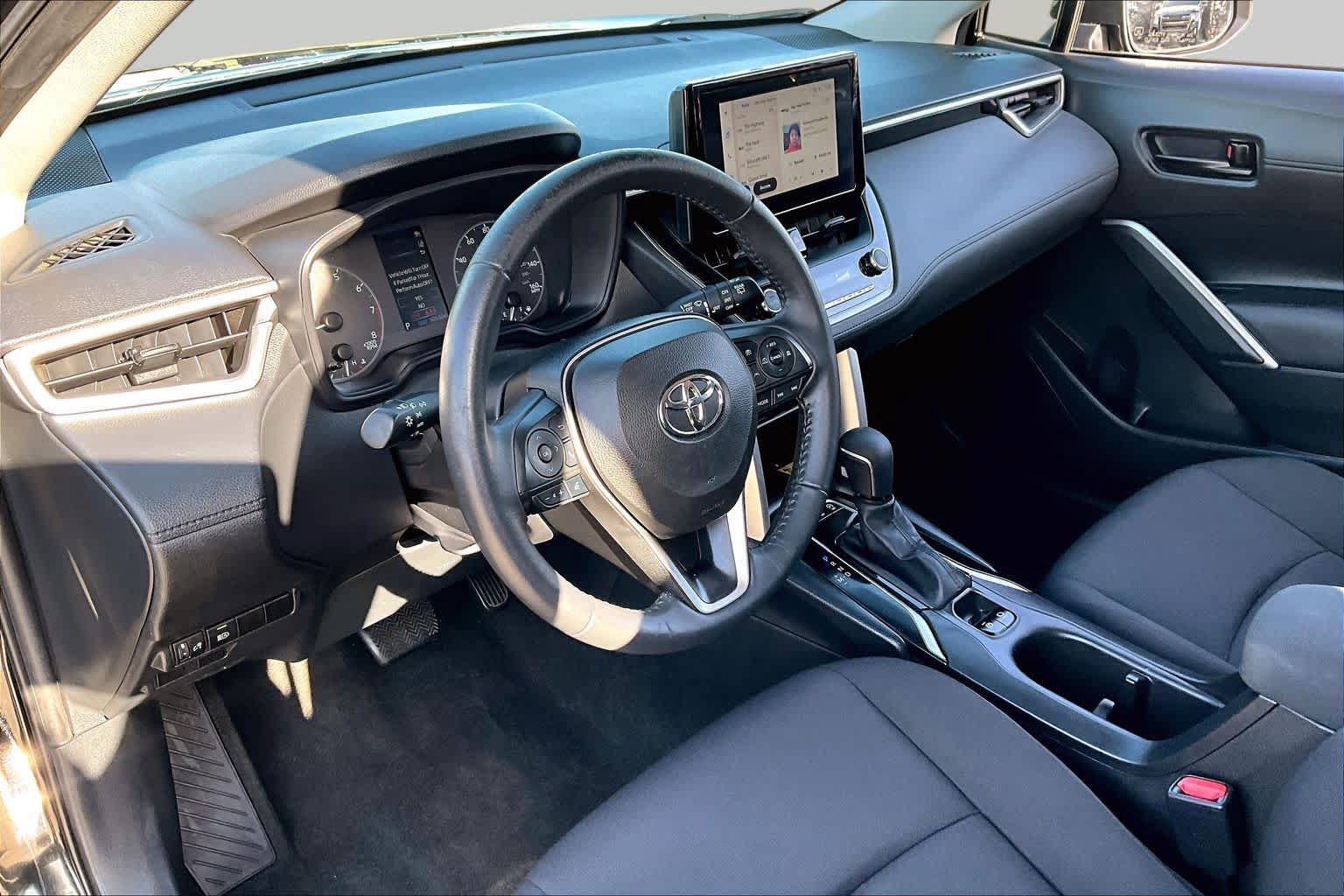 Used 2023 Toyota Corolla Cross LE w/ Moonroof Package FWD image 18
