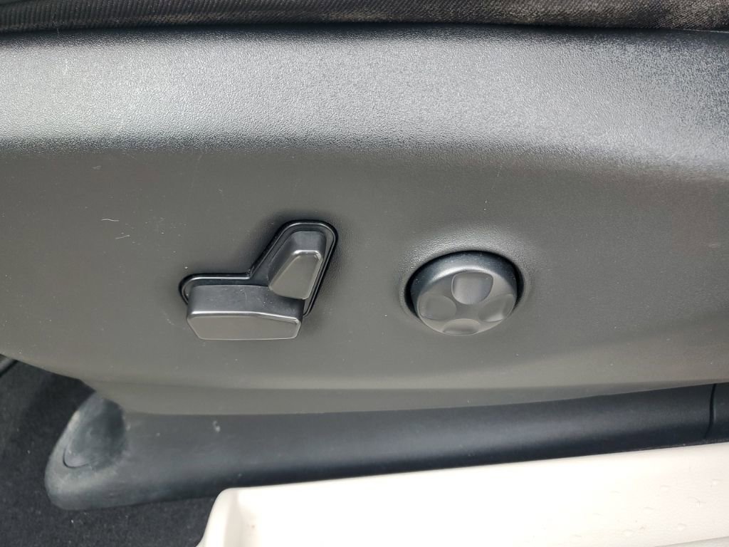 Used 2022 Chrysler Pacifica Touring-L FWD image 26