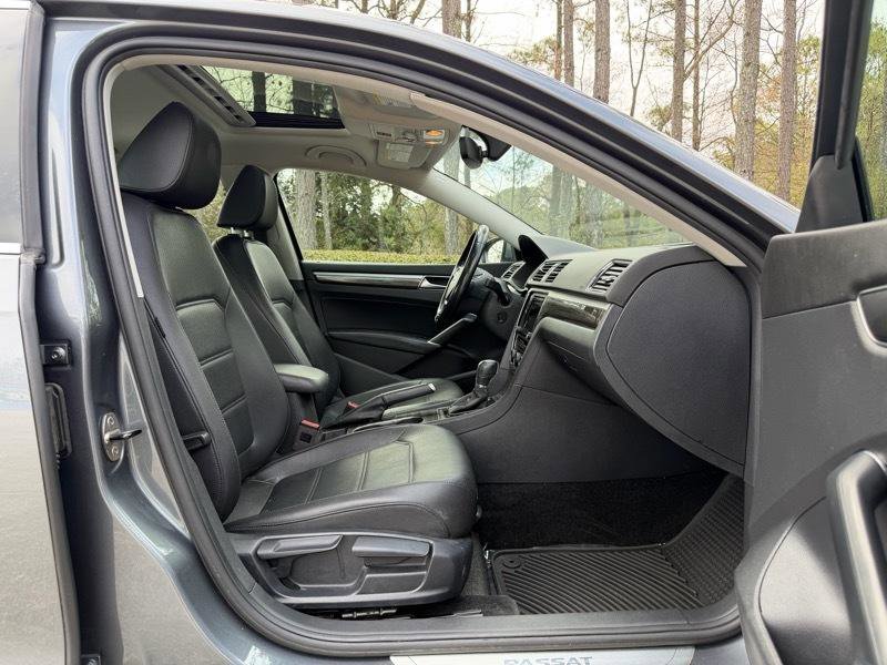 Used 2017 Volkswagen Passat 1.8T SE FWD image 23