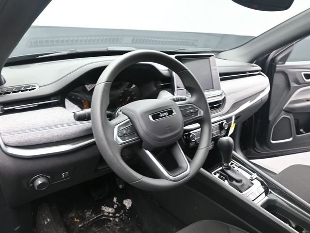 Used 2025 Jeep Compass Sport w/ Mopar Graphics Package AWD/4WD image 23