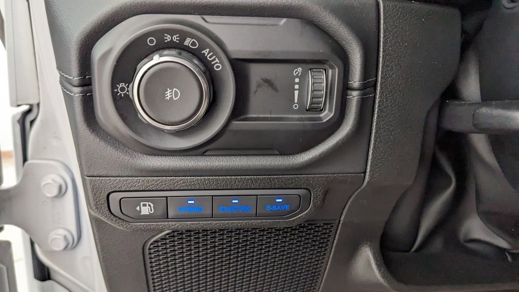 Used 2025 Jeep Wrangler Unlimited Sahara AWD/4WD image 21