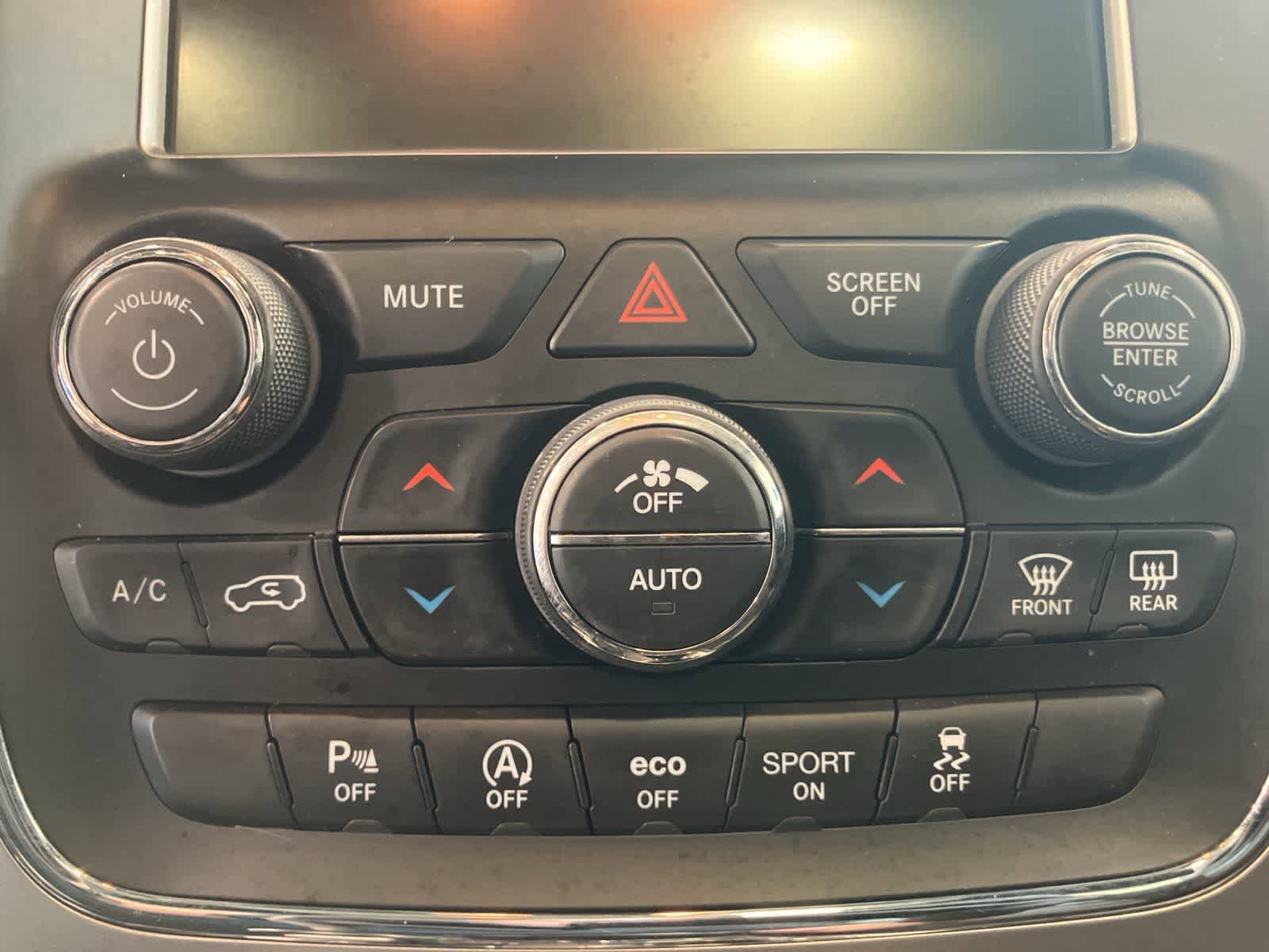 Used 2018 Jeep Grand Cherokee Limited w/ Luxury Group II AWD/4WD image 21