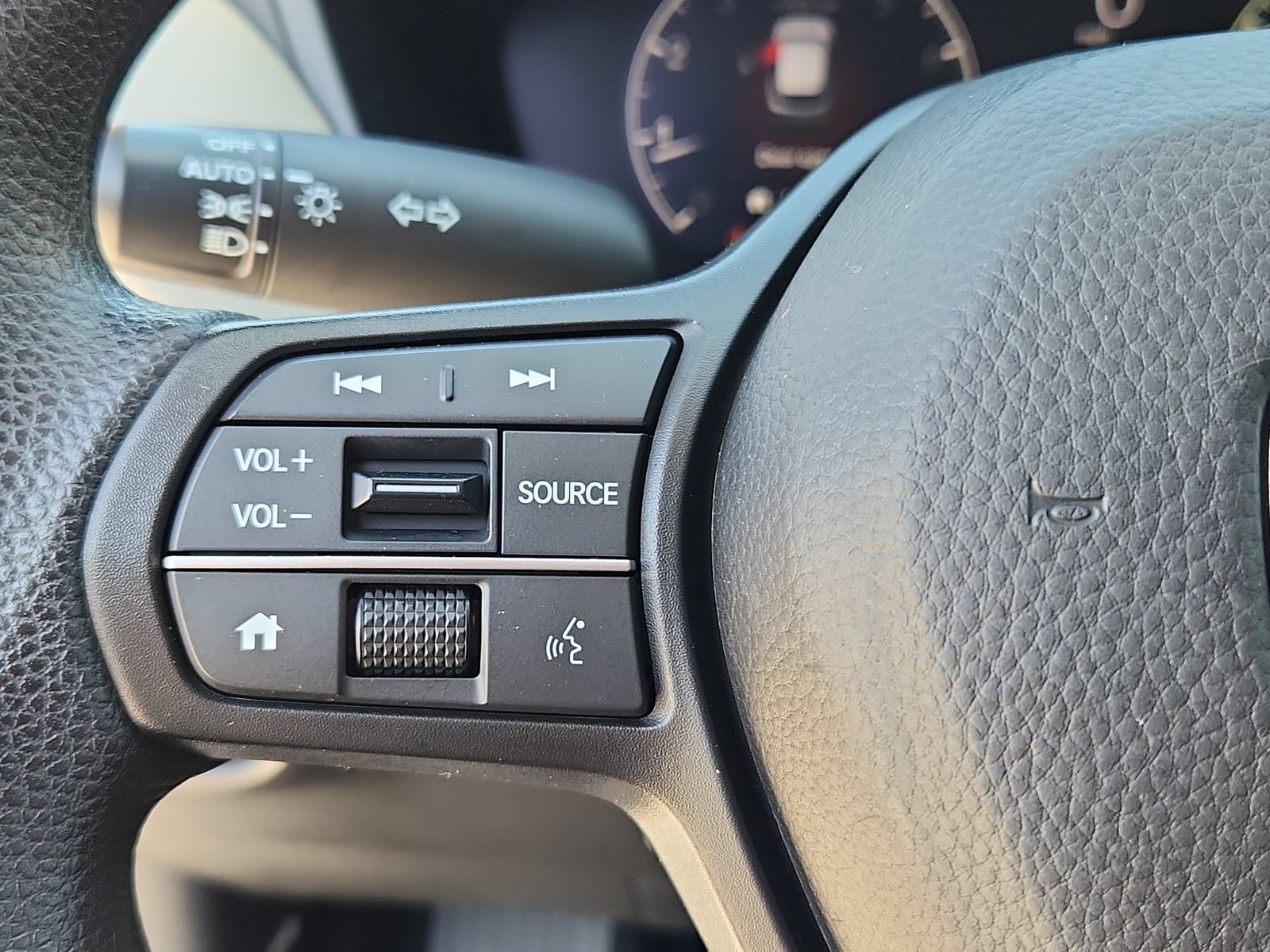 Used 2023 Honda HR-V LX image 18