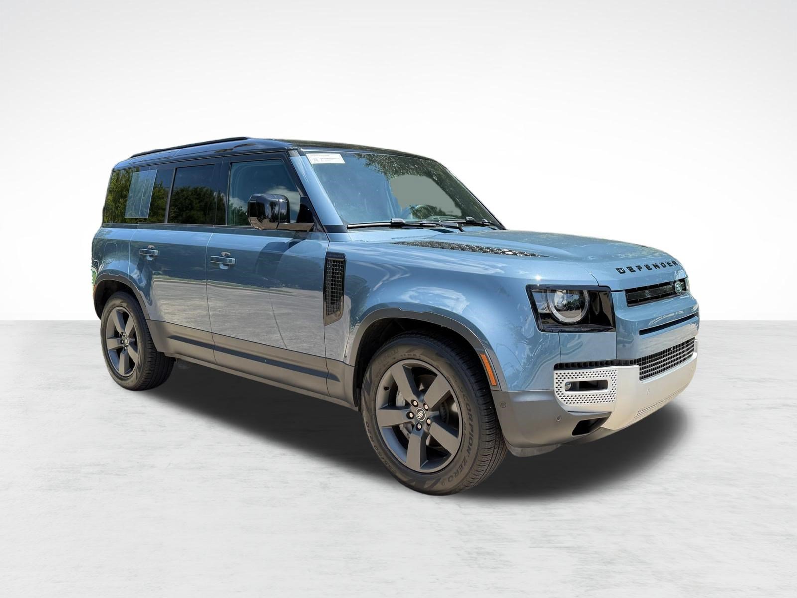 Used 2025 Land Rover Defender 110 S AWD/4WD image 7