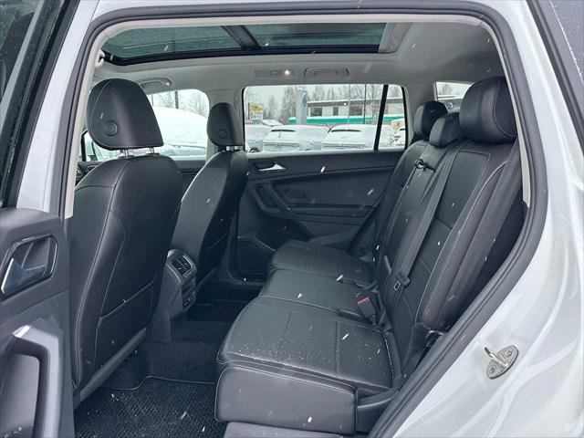 Used 2018 Volkswagen Tiguan SEL image 16