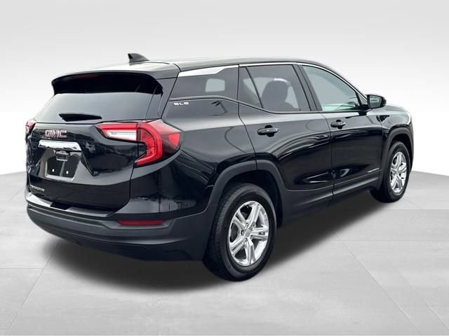 Used 2024 GMC Terrain SLE image 5