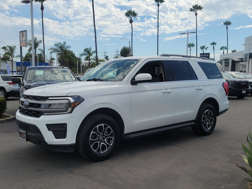 Used 2024 Ford Expedition XLT RWD image 2