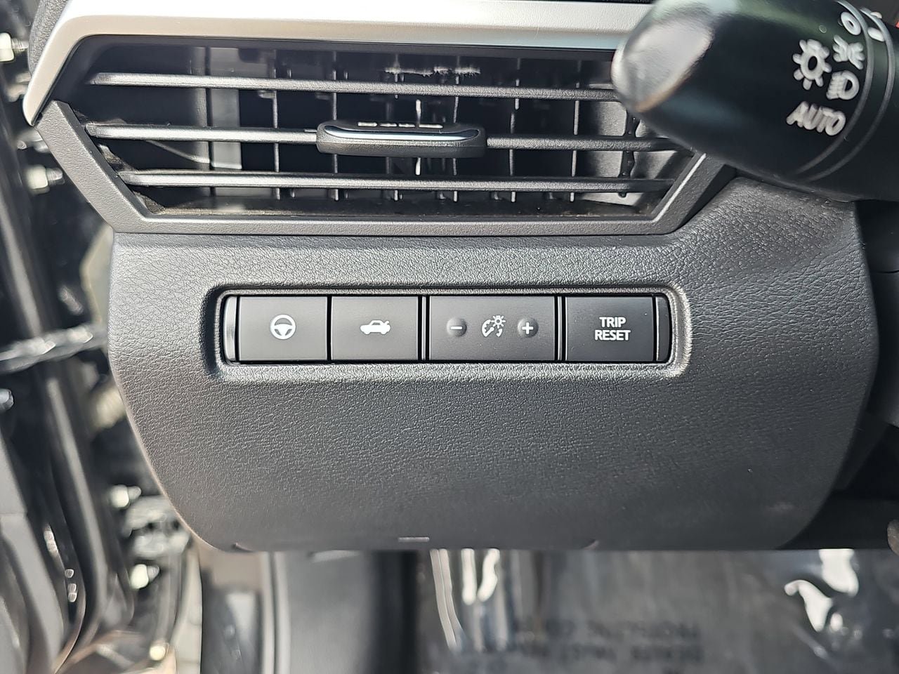 Certified 2022 Nissan Altima 2.5 SV w/ SV Premium Package FWD image 24
