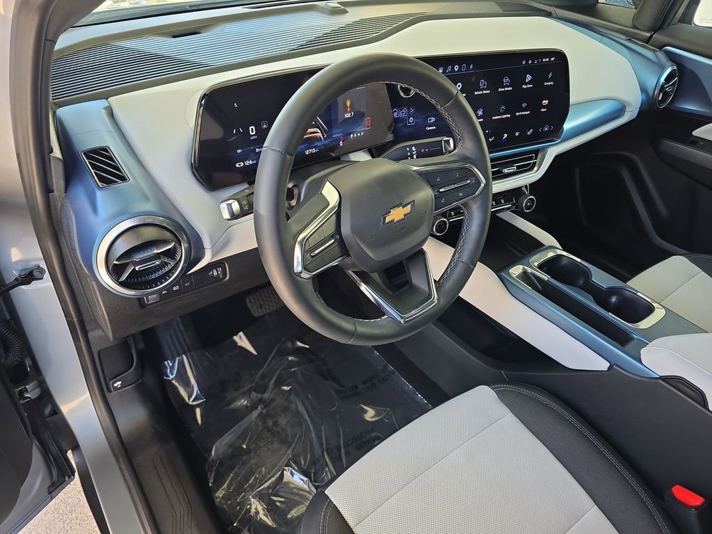 Used 2024 Chevrolet Equinox EV LT FWD image 10
