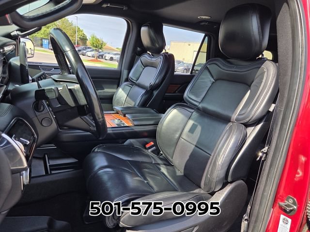 Used 2019 Lincoln Navigator Premiere AWD/4WD image 7