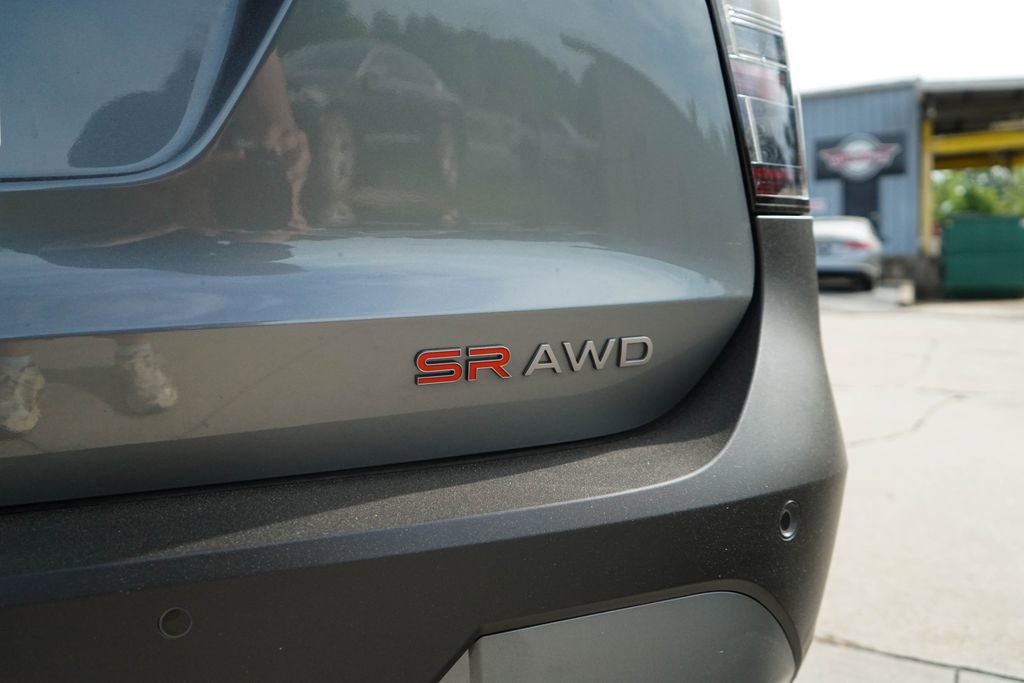 Used 2025 Nissan Kicks SR w/ SR Premium Package image 14