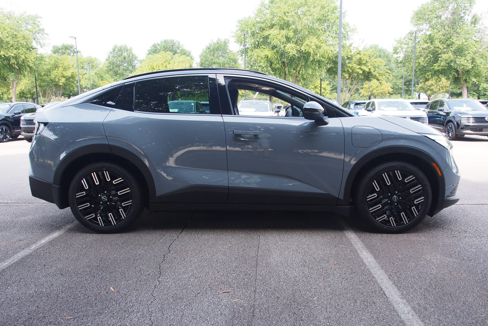 New 2026 Nissan Leaf Platinum+ FWD image 8