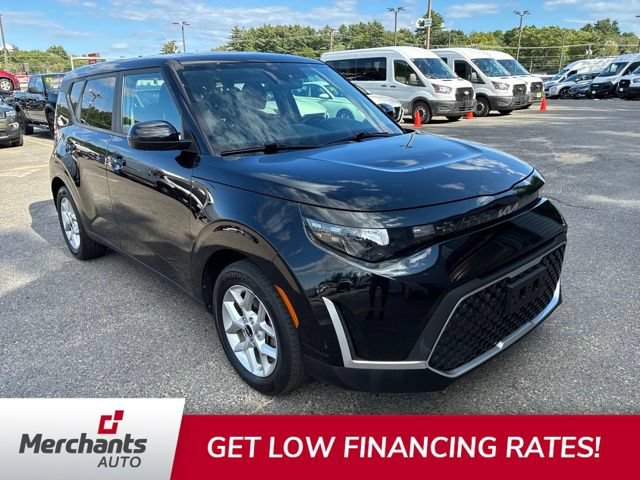 Used 2023 Kia Soul LX w/ LX Technology Package