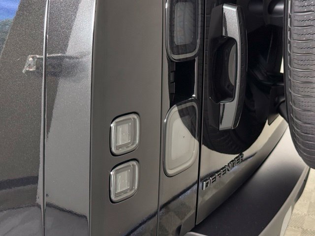 New 2026 Land Rover Defender 110 X-Dynamic SE AWD/4WD image 13