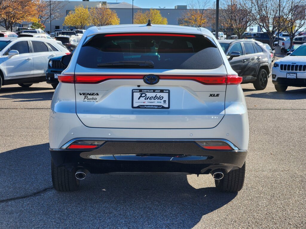 Used 2024 Toyota Venza Nightshade image 4