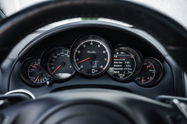 Used 2013 Porsche Cayenne Turbo image 12