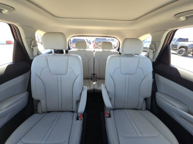 Used 2025 Kia Sorento EX w/ Panoramic Sunroof Package image 19