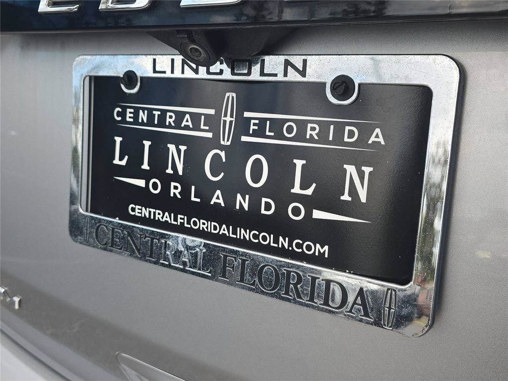 Used 2021 Ford Edge Titanium w/ Equipment Group 301A FWD image 6