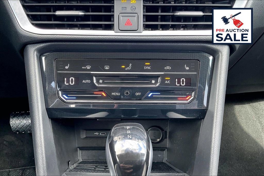 Used 2025 Volkswagen Taos SE FWD image 32