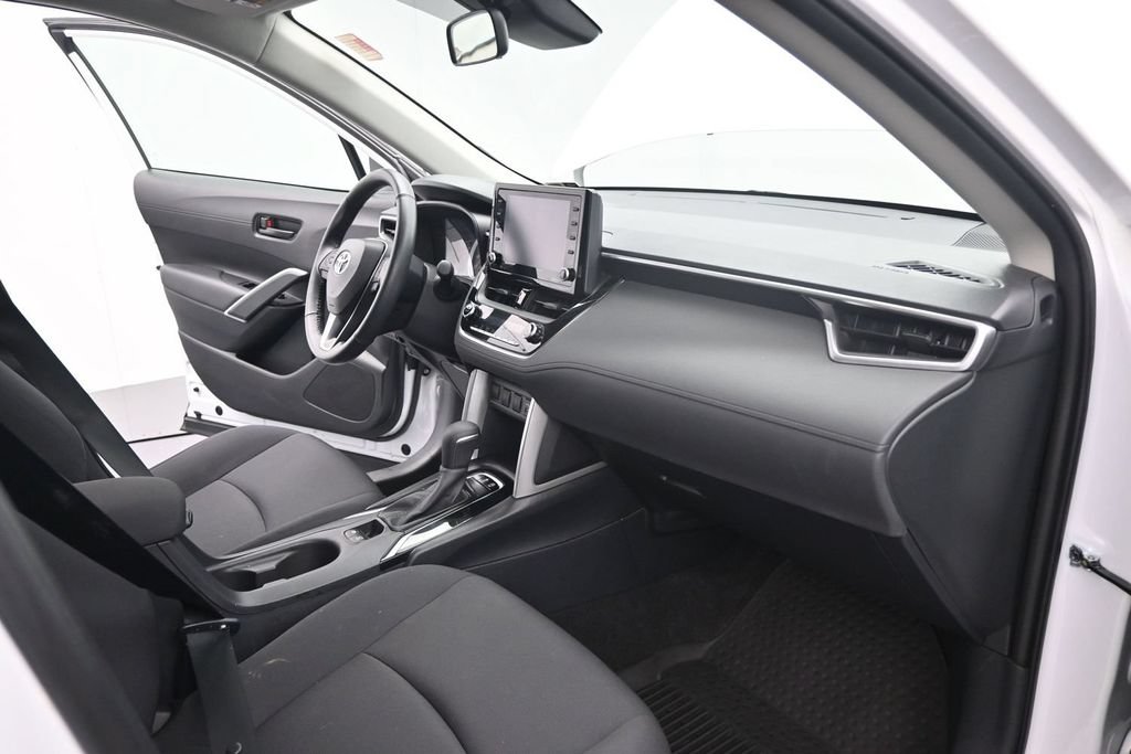 Used 2022 Toyota Corolla Cross LE w/ Black Badges Package (TMS) AWD/4WD image 21