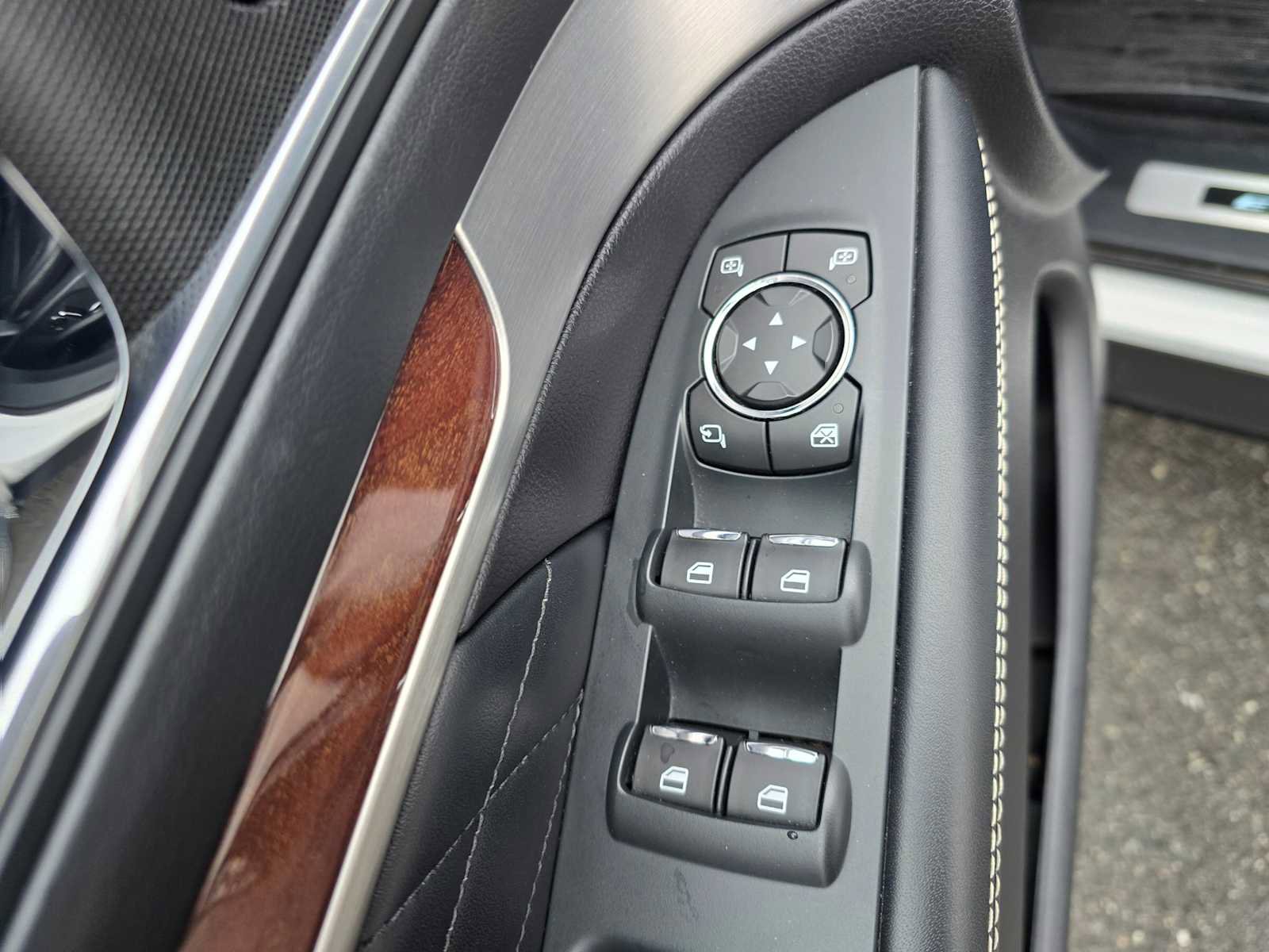 Used 2018 Ford Explorer Platinum image 23