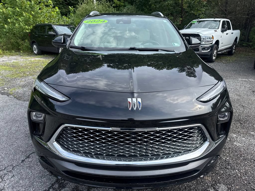 Used 2024 Buick Encore GX Avenir AWD/4WD image 2