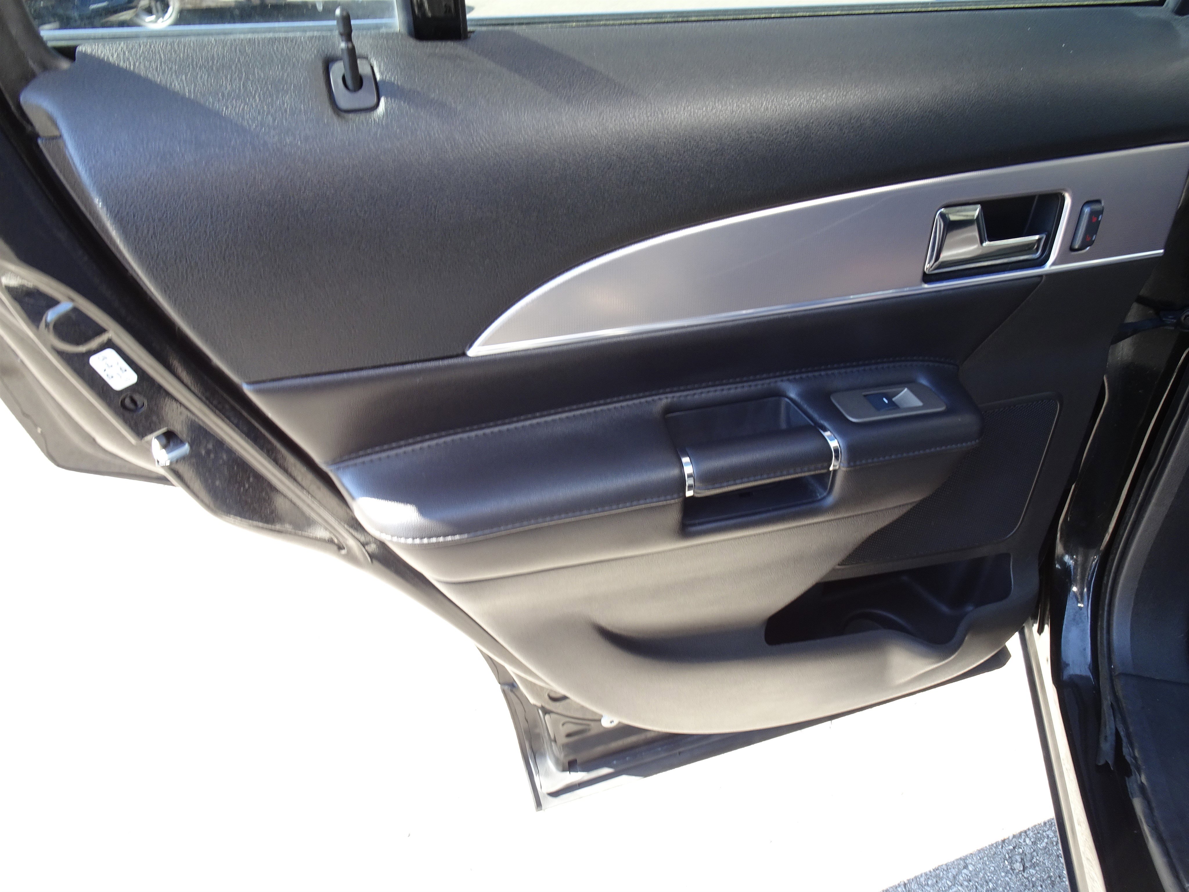 Used 2015 Lincoln MKX AWD w/ Equipment Group 102A image 17