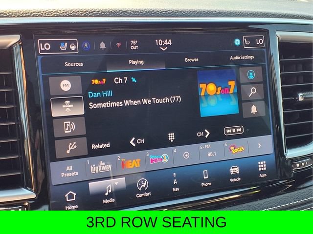 Used 2025 Chrysler Pacifica Limited FWD image 9