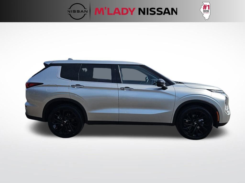 Used 2022 Mitsubishi Outlander SEL Black Edition image 5