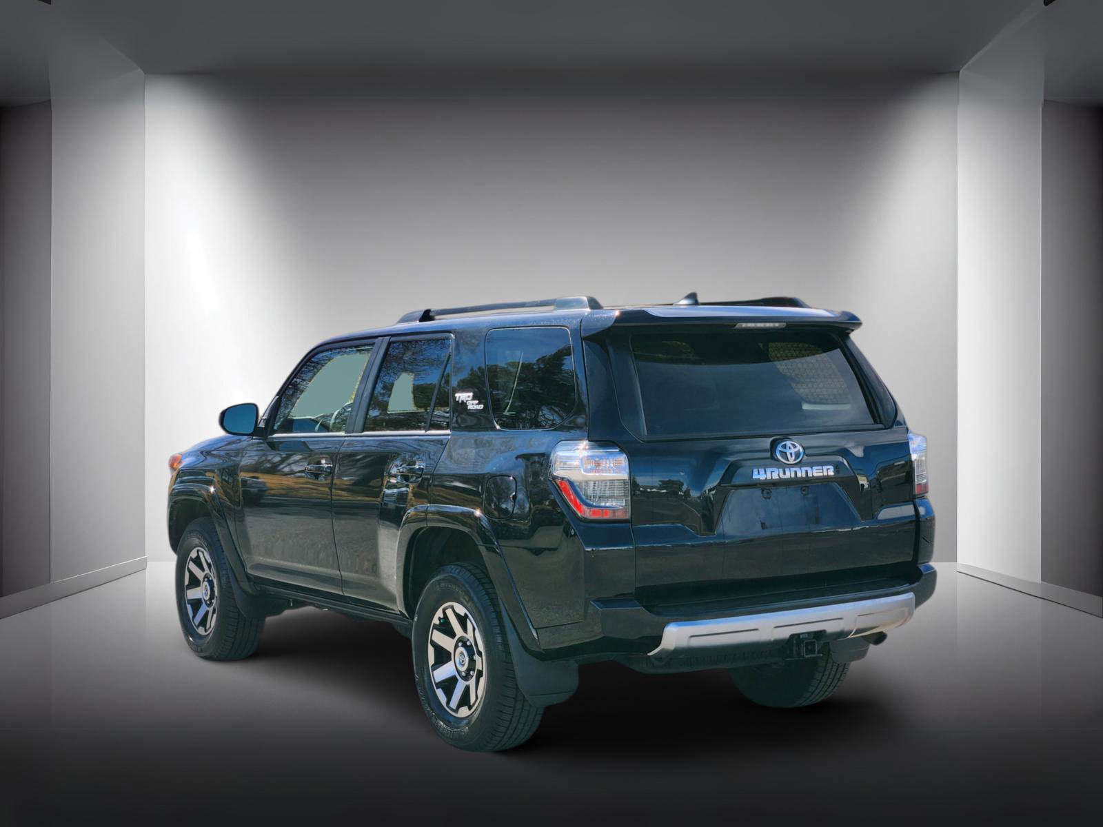 Used 2022 Toyota 4Runner TRD Off-Road image 3